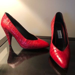 Vintage Italian red crocodile pumps by Mauri,
